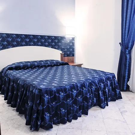 Classensis فندق رافيننا